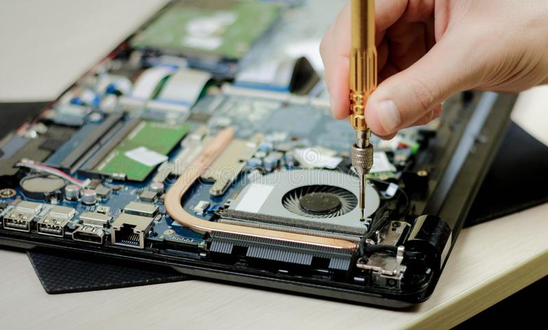 laptop-repair-service-sharjah